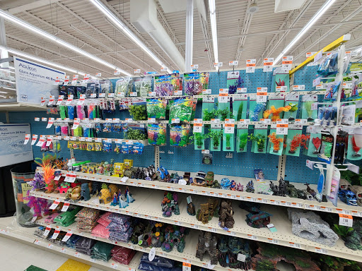 Pet Supply Store «Pet Supplies Plus», reviews and photos, 6845 Highland Rd, White Lake, MI 48383, USA