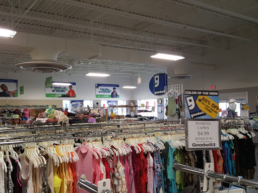 Thrift Store «Goodwill Industries Crystal Lake», reviews and photos, 1016 Central Park Dr, Crystal Lake, IL 60014, USA