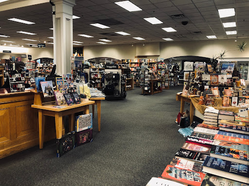 Book Store «Schuler Books & Music», reviews and photos, 2660 28th St SE, Grand Rapids, MI 49512, USA
