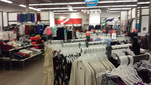 Clothing Store «Old Navy», reviews and photos, 400 S State Rd, Springfield, PA 19064, USA
