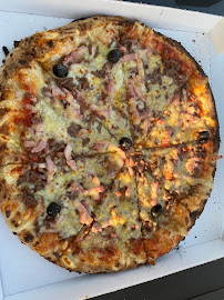 Plats et boissons du Pizzas à emporter Aujourd'hui Pizza à Aimargues - n°12