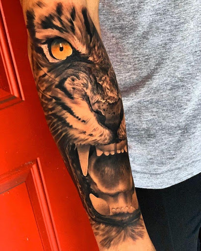 Tattoo Shop «Touch of Ink Tattoo», reviews and photos, 415 E Alfred St suite A, Tavares, FL 32778, USA