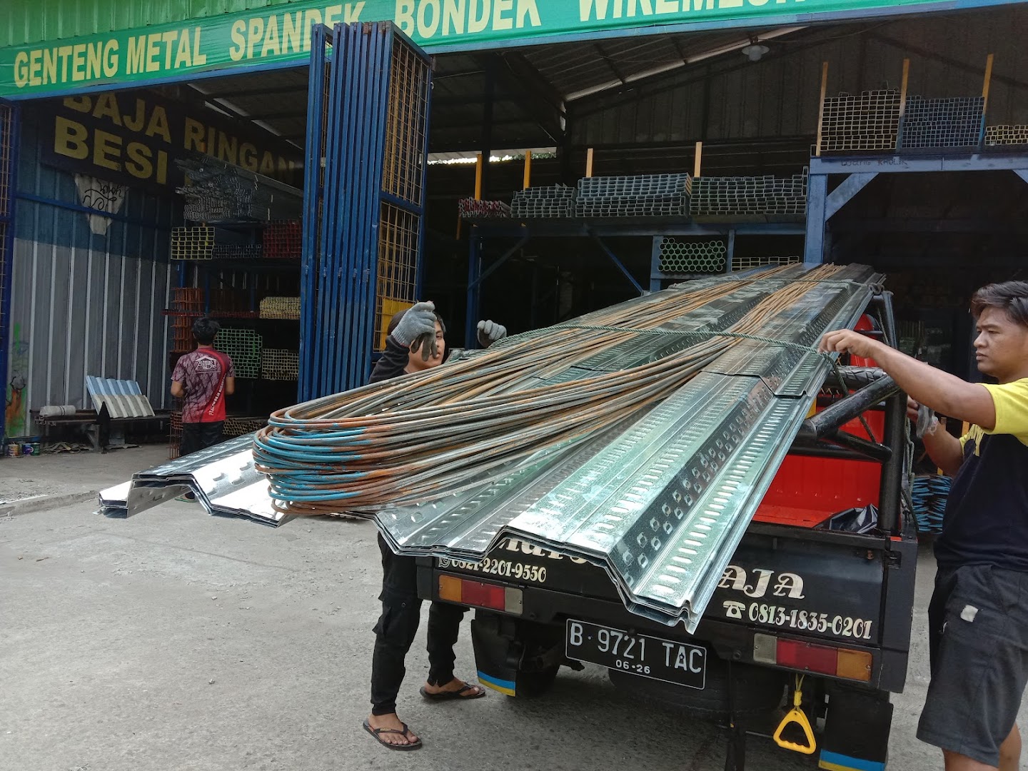 Gambar Toko Besi Mutiara Baja