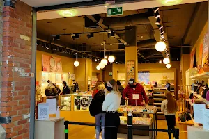 FOSSIL Outlet Swindon image