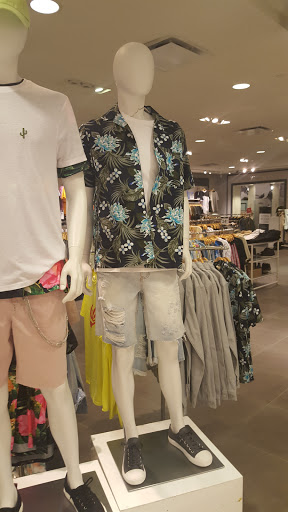 Clothing Store «H&M», reviews and photos, 230 Tresser Blvd, Stamford, CT 06901, USA