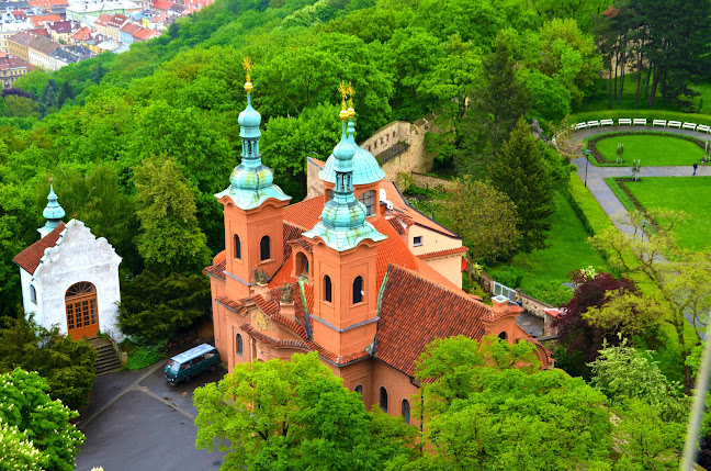 Recenze na Katedrální chrám sv. Vavřince v Praha - Kostel