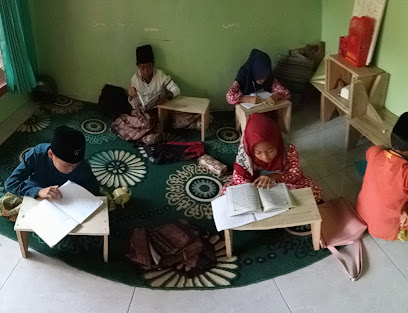 TPA (Taman Pendidikan Al Quran) AL-MUNAWWIR