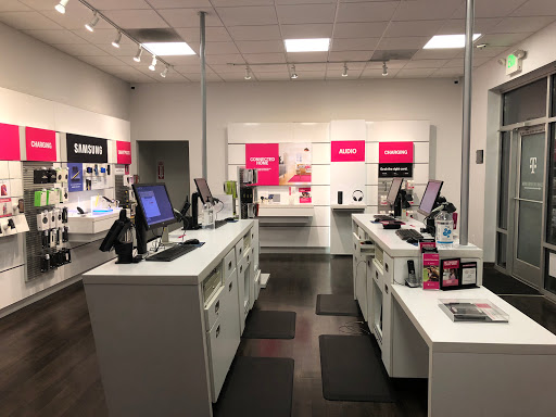 Cell Phone Store «T-Mobile», reviews and photos, 3318 Lancaster Dr NE, Salem, OR 97305, USA
