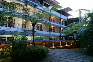 Hotel Kalang Ulu - Berastagi image