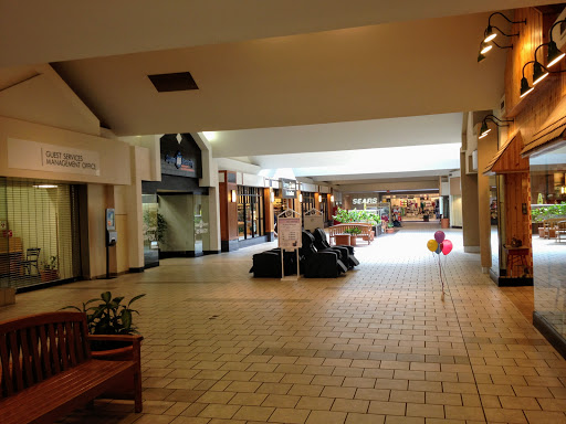 Crossroads Mall, 7400 Dodge St, Omaha, NE 68114, USA, 