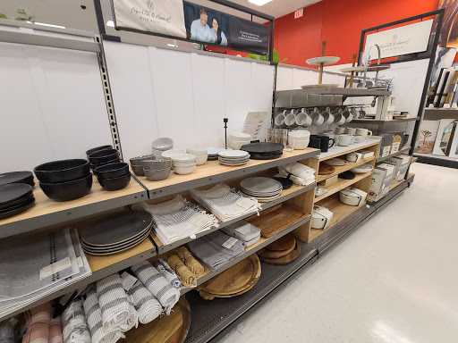 Department Store «Target», reviews and photos, 543 River Rd, Edgewater, NJ 07020, USA