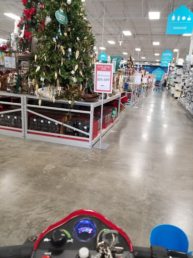 Home Goods Store «At Home», reviews and photos, 1811 N Dixie Hwy, Elizabethtown, KY 42701, USA