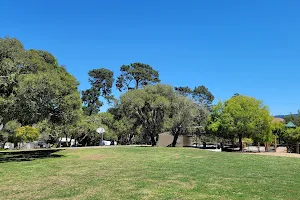 Oak Newton Park image