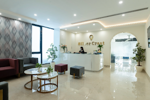 Silver Crest Dental Studio - Best Dental Clinic in Defence Colony, South Delhi image