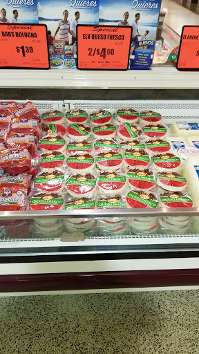 Grocery Store «Super Mercados El Guero», reviews and photos, 850 N Farnsworth Ave, Aurora, IL 60505, USA