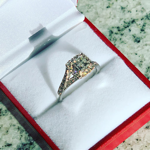 Pawn Shop «Platinum Pawn & Loan», reviews and photos, 292 Main St, Saco, ME 04072, USA