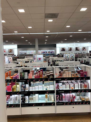 Hair Salon «Ulta Beauty», reviews and photos, 7735 W Ridgewood Dr, Parma, OH 44129, USA