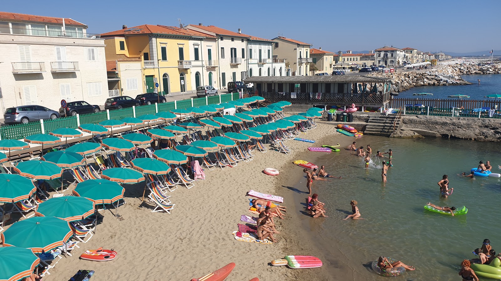 Foto af Bagno Gorgona med blåt vand overflade