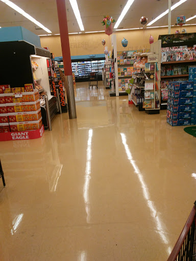 Supermarket «Giant Eagle Supermarket», reviews and photos, 8202 E Market St, Warren, OH 44484, USA