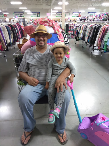 Thrift Store «Goodwill Industries Crystal Lake», reviews and photos, 1016 Central Park Dr, Crystal Lake, IL 60014, USA