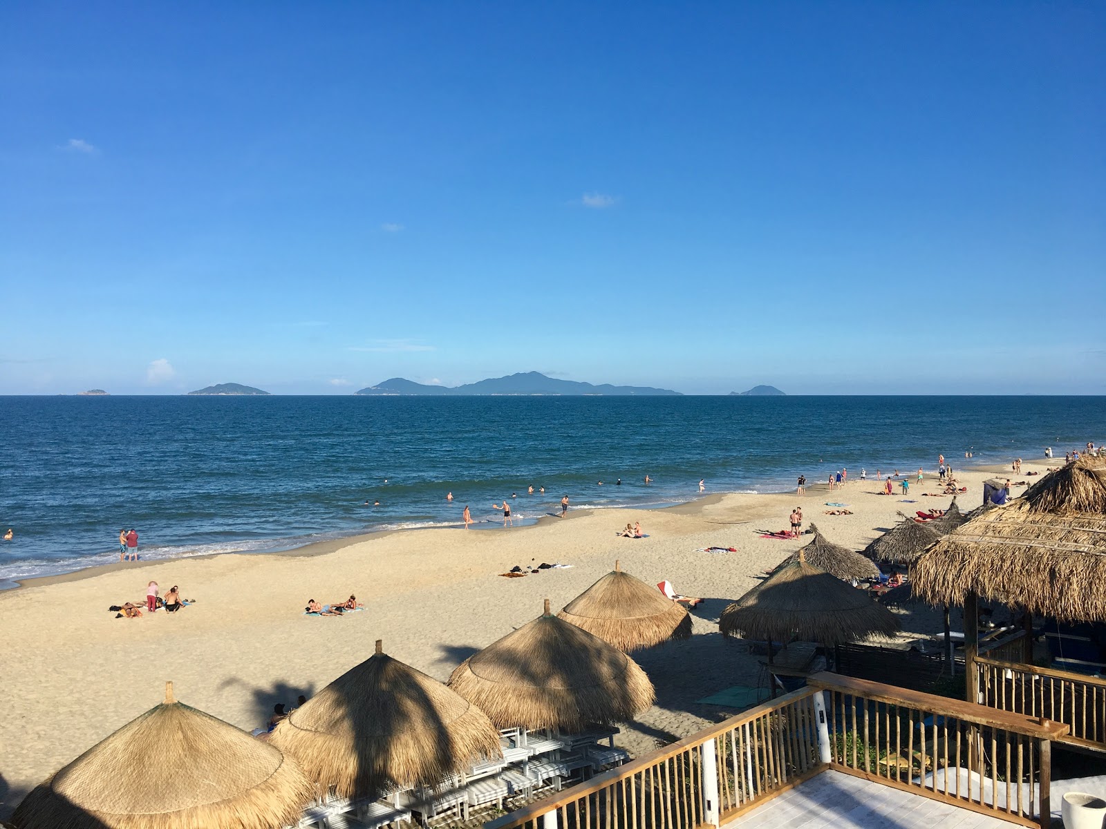 Foto van An Bang Strand met recht en lang