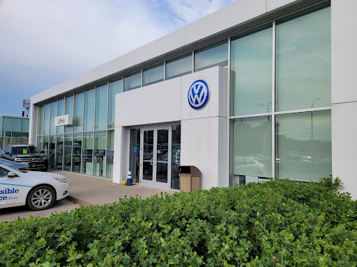 Used Car Dealer «Lithia Volkswagen of Des Moines», reviews and photos, 5200 Merle Hay Rd, Johnston, IA 50131, USA