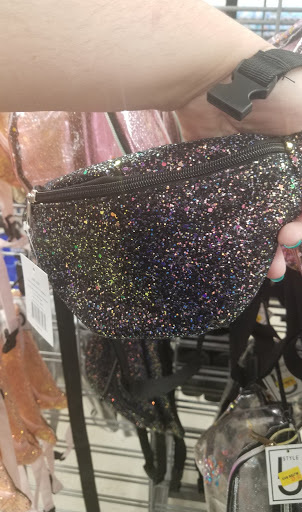 Variety Store «Five Below», reviews and photos, 1730 W Fullerton Ave #17, Chicago, IL 60614, USA