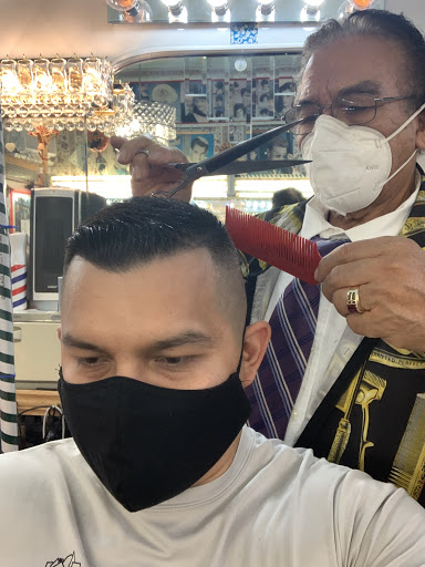 Barber Shop «Sanchez Barber Shop», reviews and photos, 907 W Irving Park Rd, Chicago, IL 60613, USA