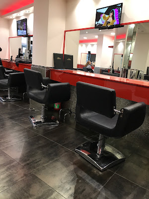 Salon Style Lay à Puteaux