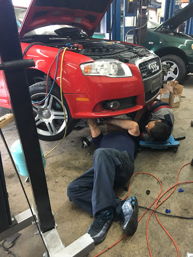 Auto Repair Shop «Oscar Complete Auto Repair», reviews and photos, 9700 NW 7th Ave, Miami, FL 33150, USA