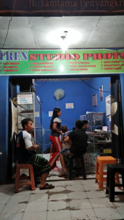 Tren Studio Photo