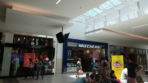 Shoe Store «SKECHERS Retail», reviews and photos, 8001 S Orange Blossom Trail #312, Orlando, FL 32809, USA