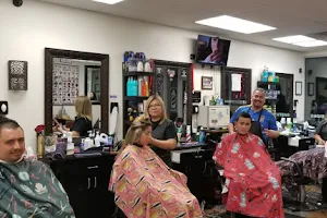 Miranda's Barber Salon image