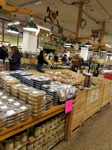 Grocery Store «Horrocks Farm Market», reviews and photos, 235 Capital Ave SW, Battle Creek, MI 49037, USA