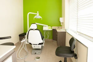 Applebay Family Dental Clinic image