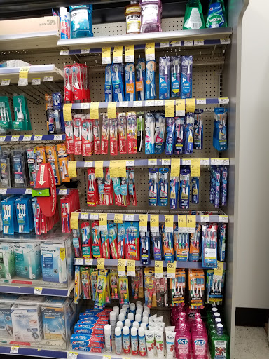 Drug Store «Walgreens», reviews and photos, 15 Grant Square, Hinsdale, IL 60521, USA