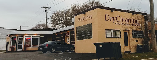 Dry Cleaner «Redi-Quick Dry Cleaners», reviews and photos, 9508 W Greenfield Ave, Milwaukee, WI 53214, USA