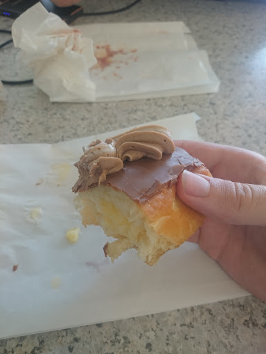 Donut Shop «Donuts Plus», reviews and photos, 1790 Erringer Rd, Simi Valley, CA 93065, USA