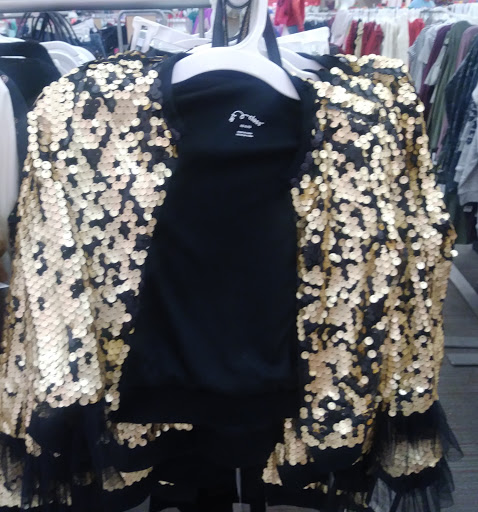 Department Store «Target», reviews and photos, 33860 S Gratiot Ave, Charter Twp of Clinton, MI 48035, USA