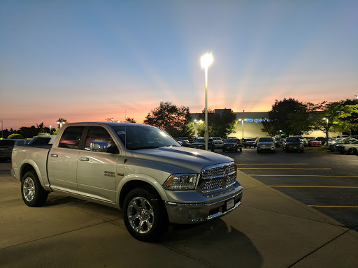 Car Dealer «Gurnee Chrysler Jeep Dodge Ram», reviews and photos, 7255 Grand Ave, Gurnee, IL 60031, USA