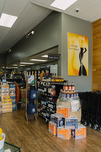 Liquor Store «Bonnie Brae Wine & Liquor Mart», reviews and photos, 785 S University Blvd, Denver, CO 80209, USA