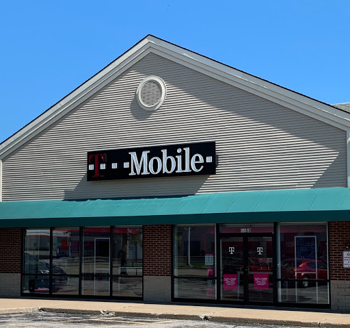 T-Mobile, 6351 Mayfield Rd, Mayfield Heights, OH 44124, USA, 
