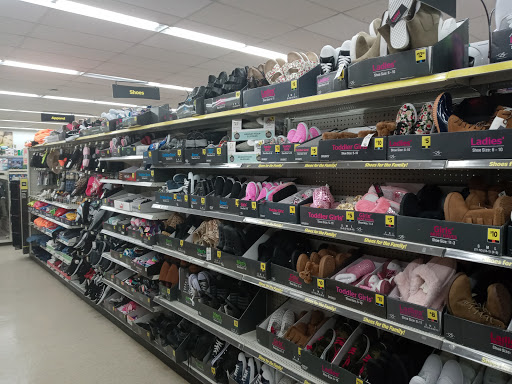 Discount Store «Dollar General», reviews and photos, 15311 Detroit Ave, Lakewood, OH 44107, USA