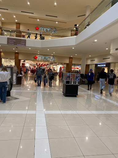 Computer Store «Apple Kenwood Towne Centre», reviews and photos, 7875 Montgomery Rd, Cincinnati, OH 45236, USA