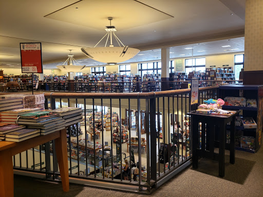 Book Store «Barnes & Noble Booksellers Boca Raton», reviews and photos, 1400 Glades Rd, Boca Raton, FL 33431, USA