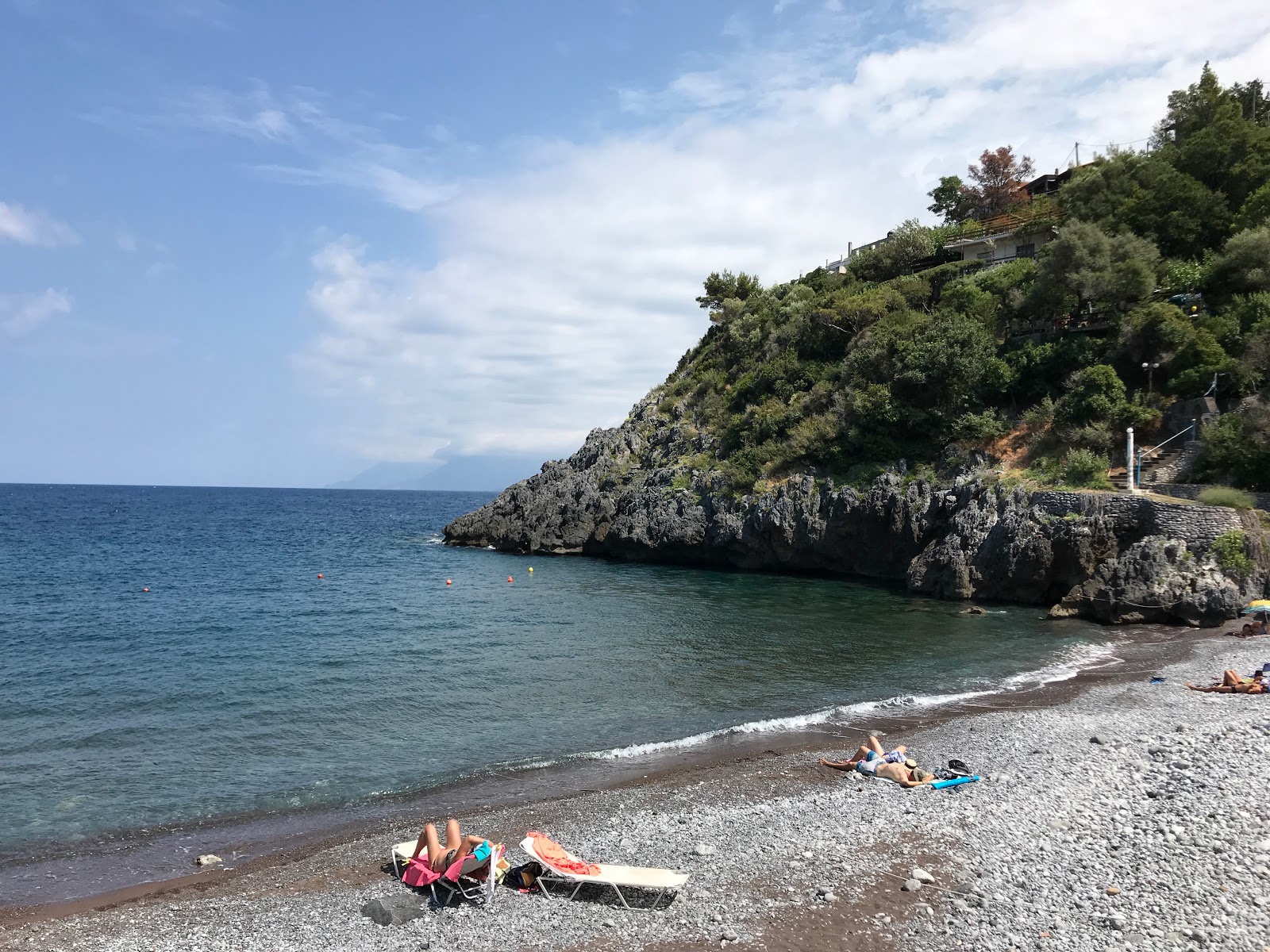 Foto di Limnionas 2 beach con una superficie del piccoli ciottoli grigi