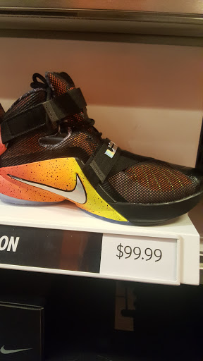 Clothing Store «Nike Factory Store», reviews and photos, 4101 S Carrollton Ave, New Orleans, LA 70119, USA