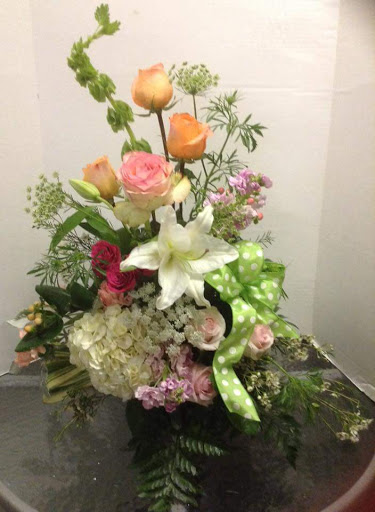 Consignment Shop «Old Bank Flowers Art and Marketplace», reviews and photos, 66 Main St, East Hampton, CT 06424, USA