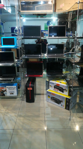 Computer shops in Quito