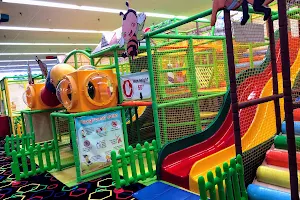 Beehive Indoor Playground image